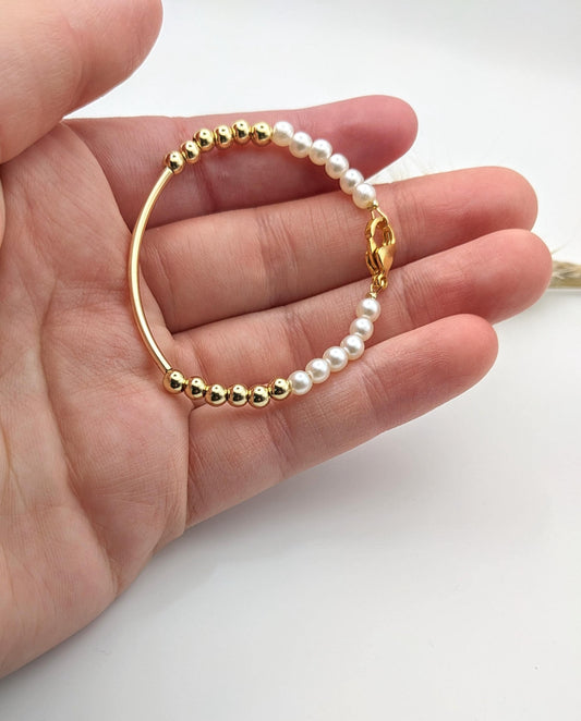 Elegant Gold & Pearls