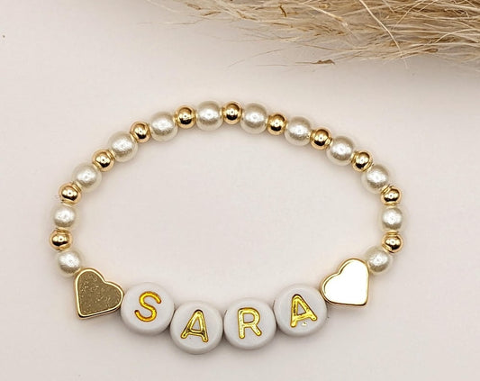 Pearl & gold hearts name bracelet