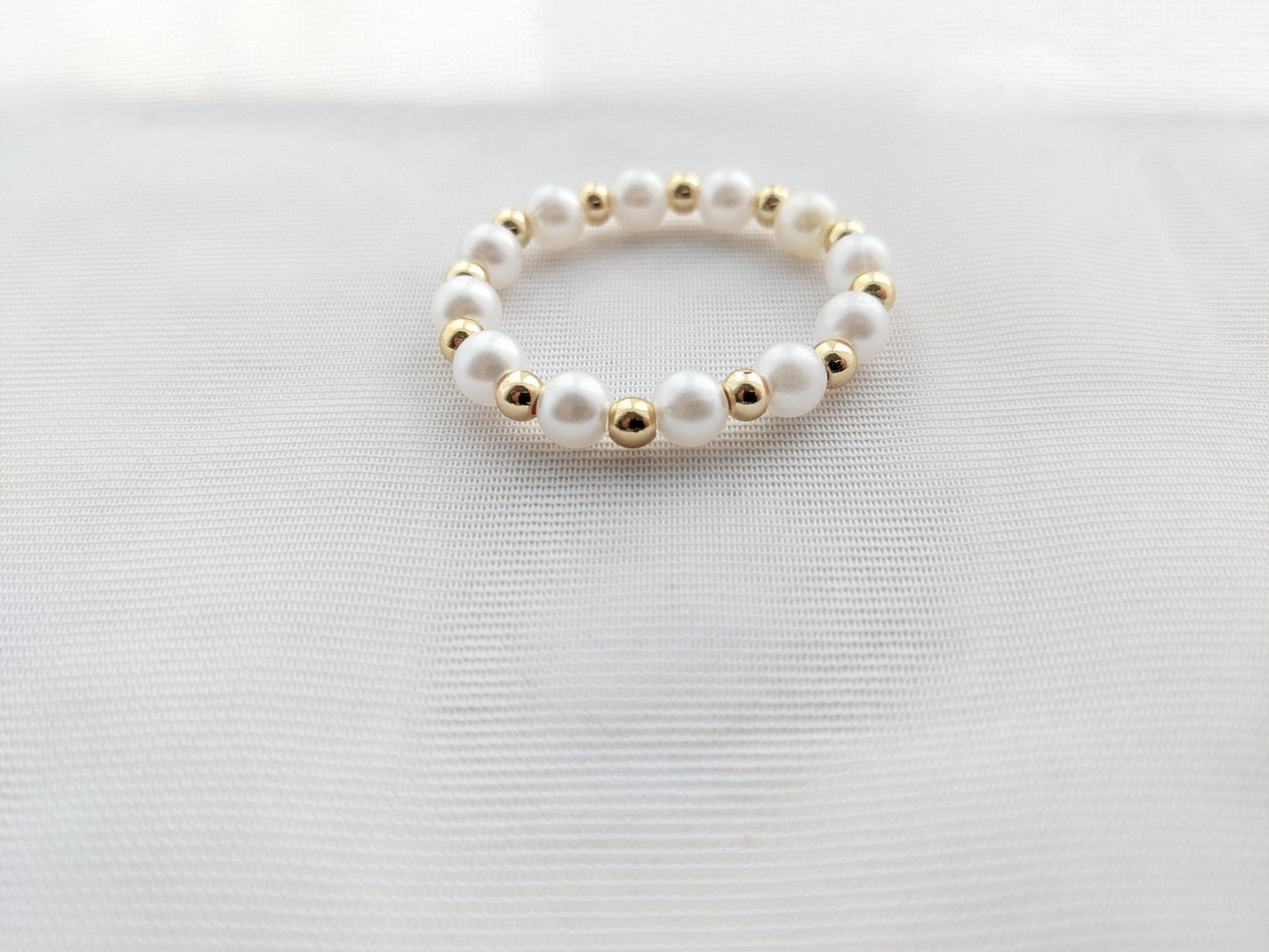 Children's bracelet - gold and pearls