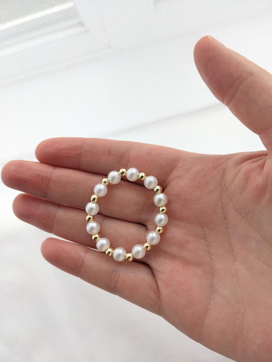 Children's bracelet - gold and pearls