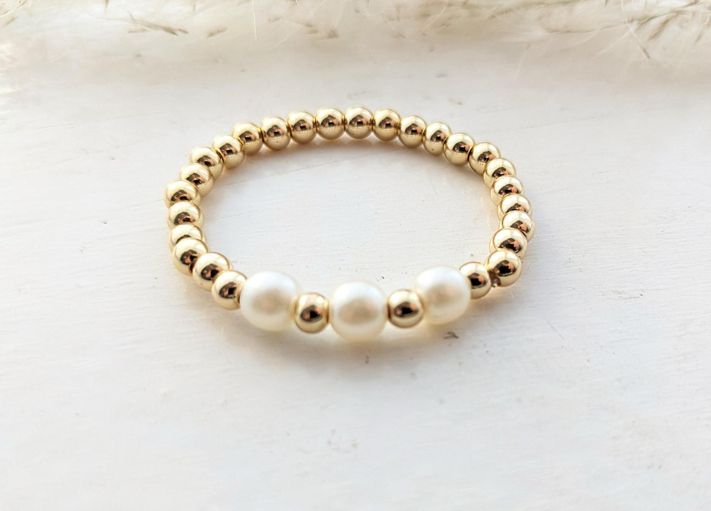 Children's bracelet - gold and pearls